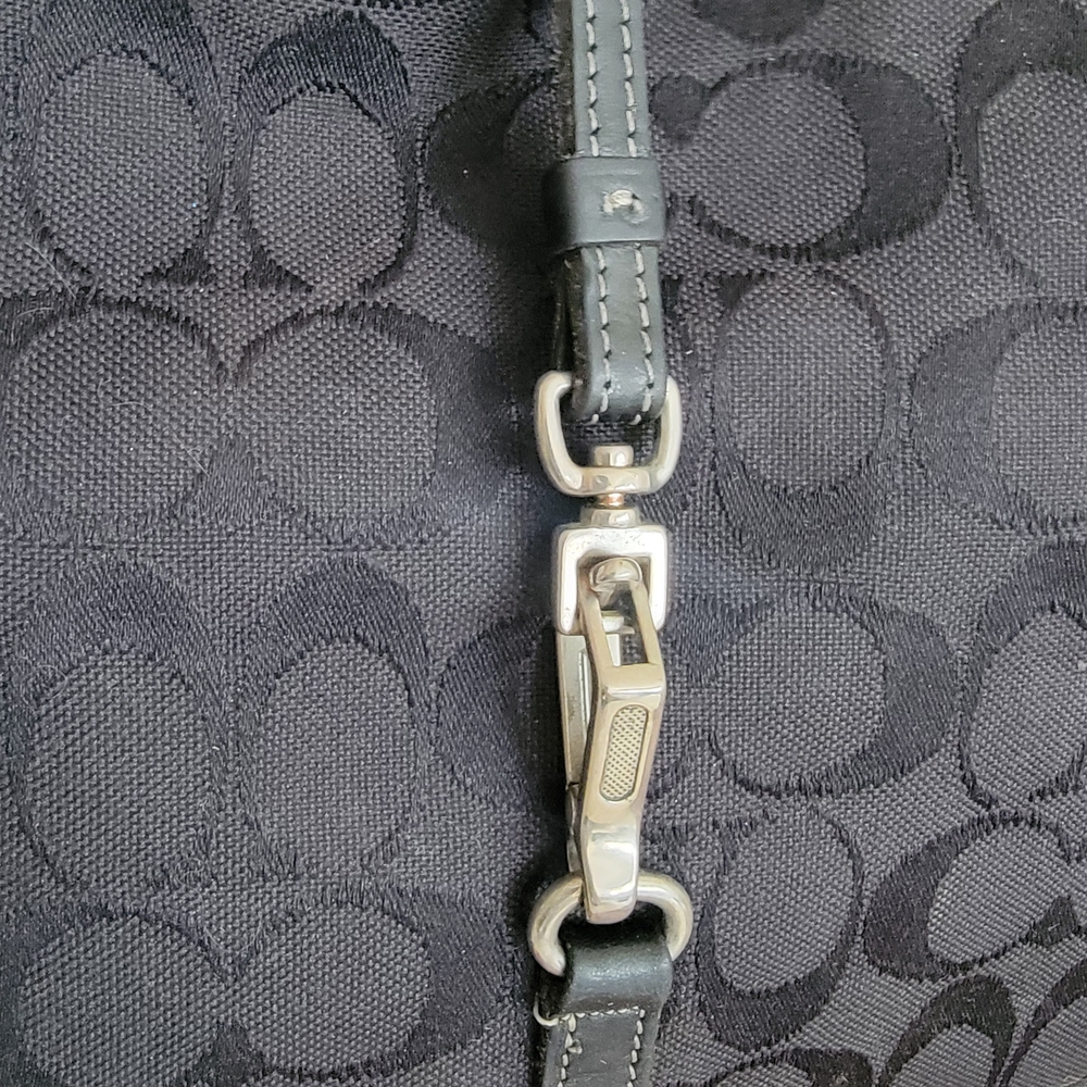 Coach Small Black Shoulder Bag - Picture 8 of 10